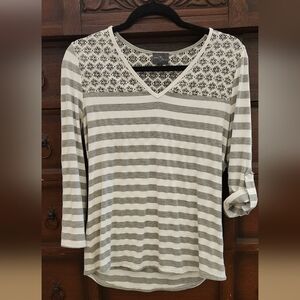 Market & Spruce Gray and White Resort Blouse